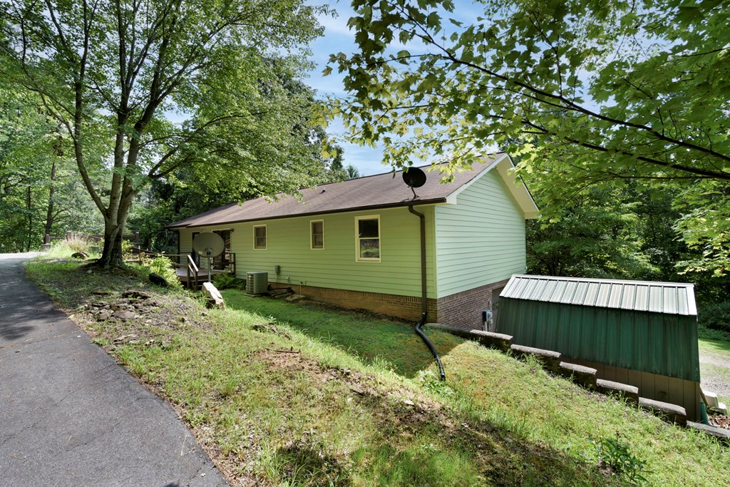 429242 Hayesville Residential
