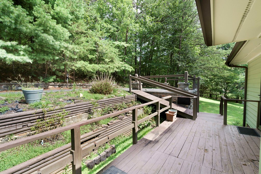 429242 Hayesville Residential