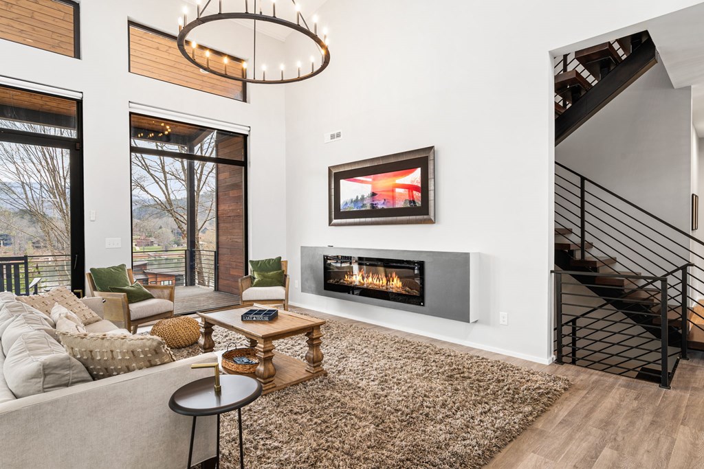 429245 Hiawassee Residential