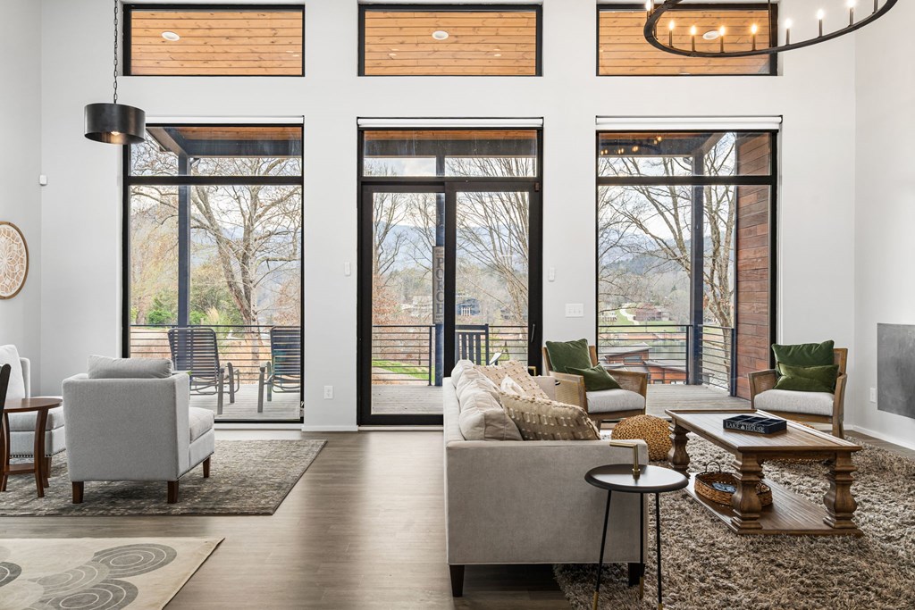 429245 Hiawassee Residential