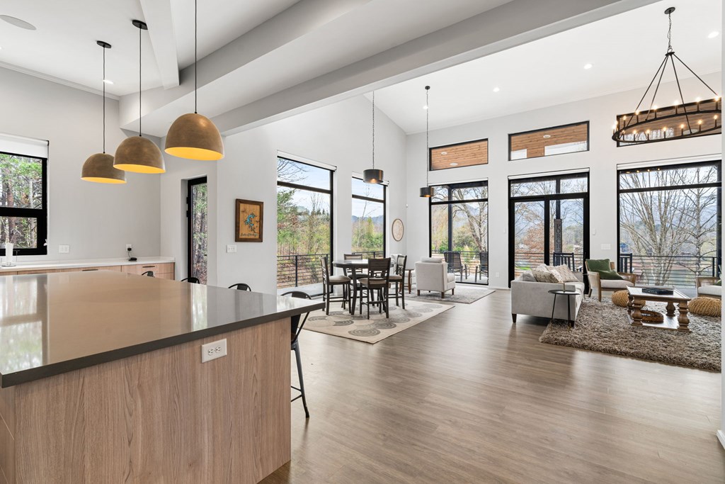 429245 Hiawassee Residential