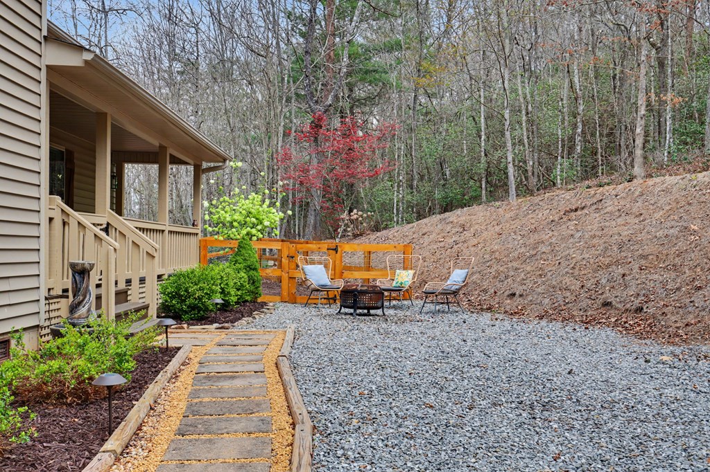 429246 Hiawassee Residential