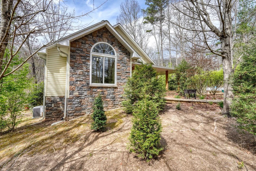 429248 Young Harris Residential