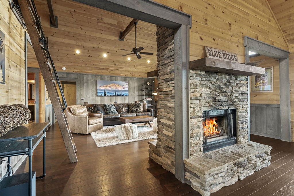 429253 Blue Ridge Residential