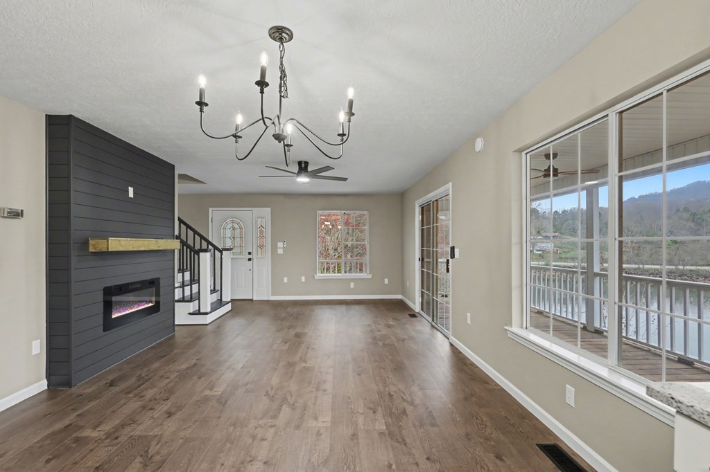 429265 Hayesville Residential