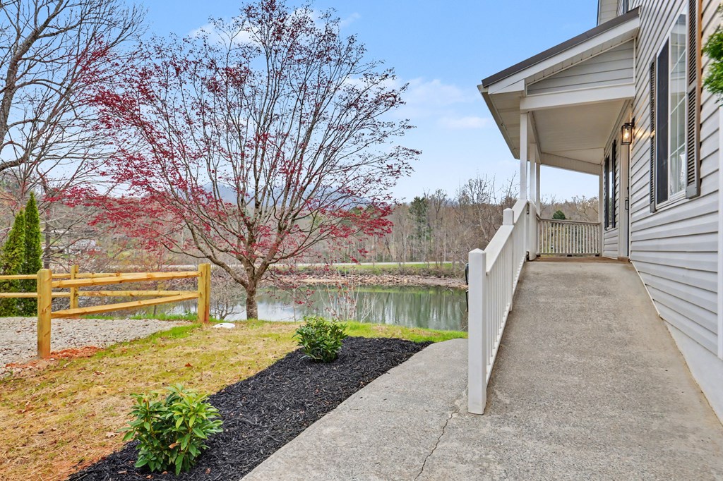 429265 Hayesville Residential