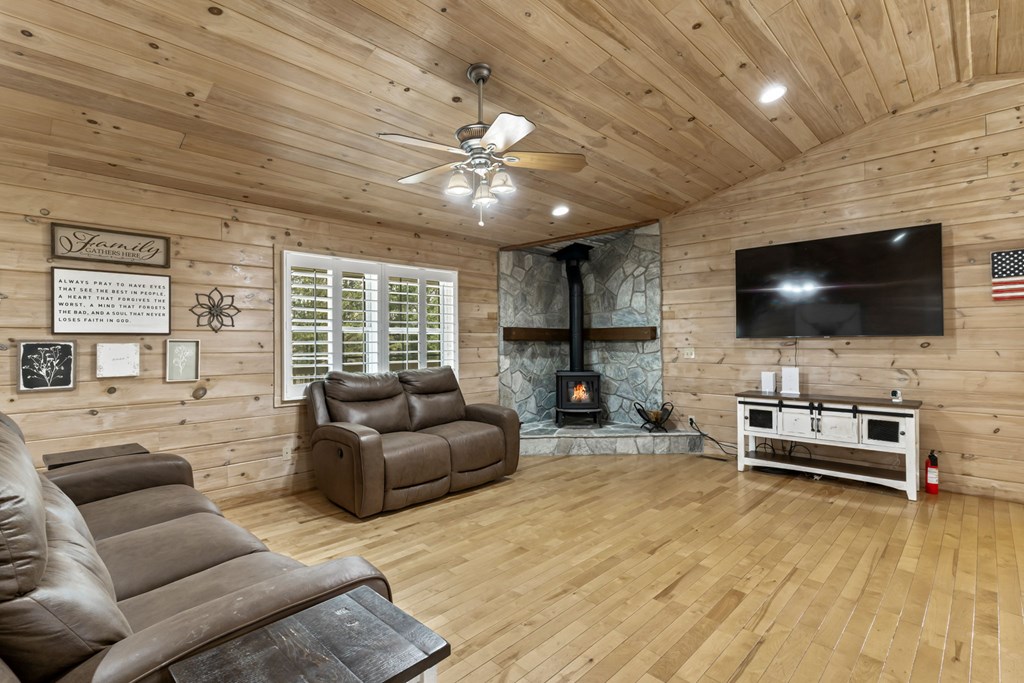 429269 Blue Ridge Residential