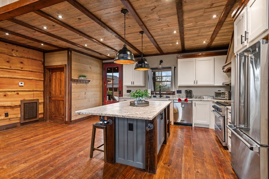 429280 Blue Ridge Residential