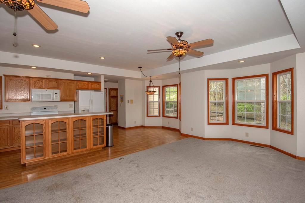 429285 Young Harris Residential