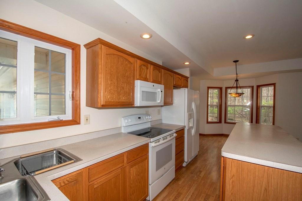 429285 Young Harris Residential