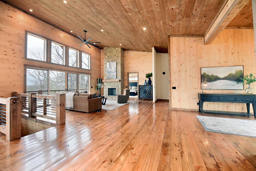 429295 Blue Ridge Residential