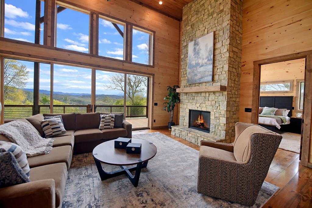 429295 Blue Ridge Residential