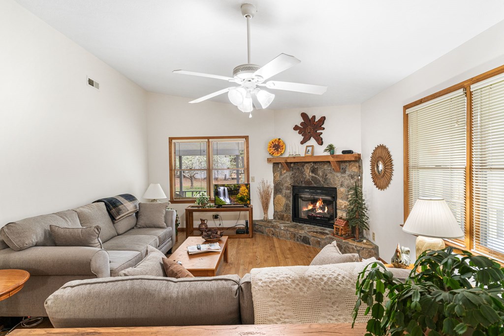 429302 Young Harris Residential