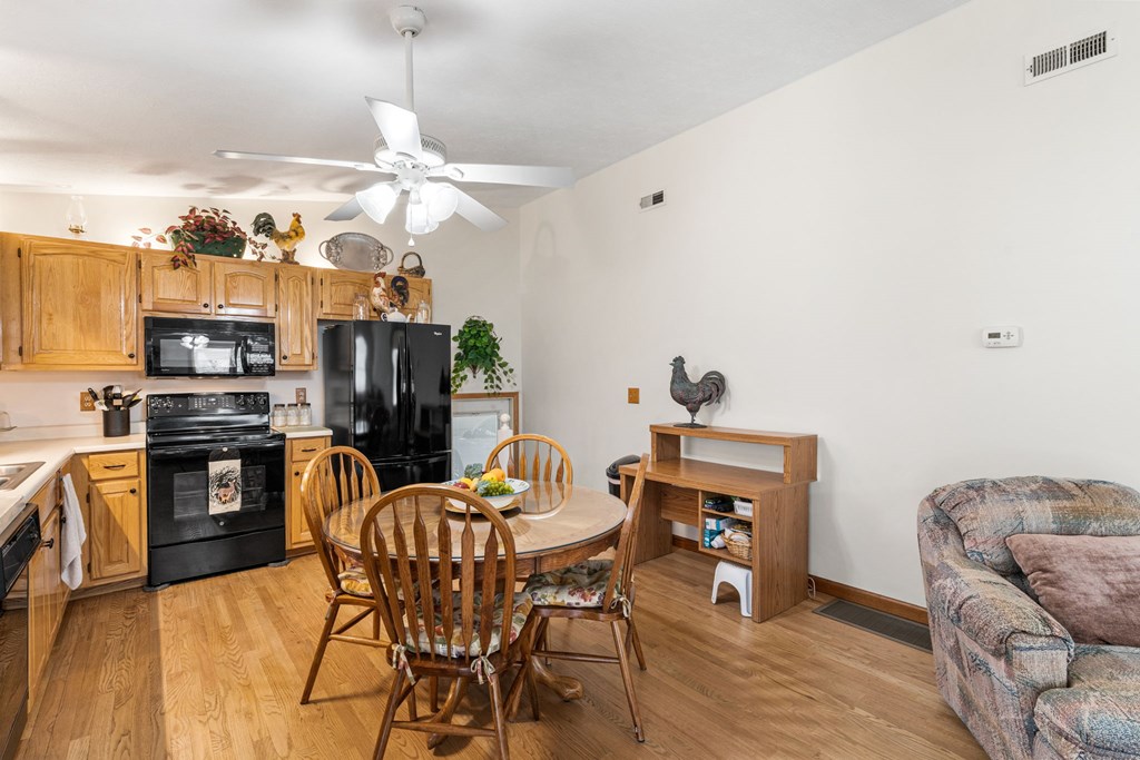 429302 Young Harris Residential