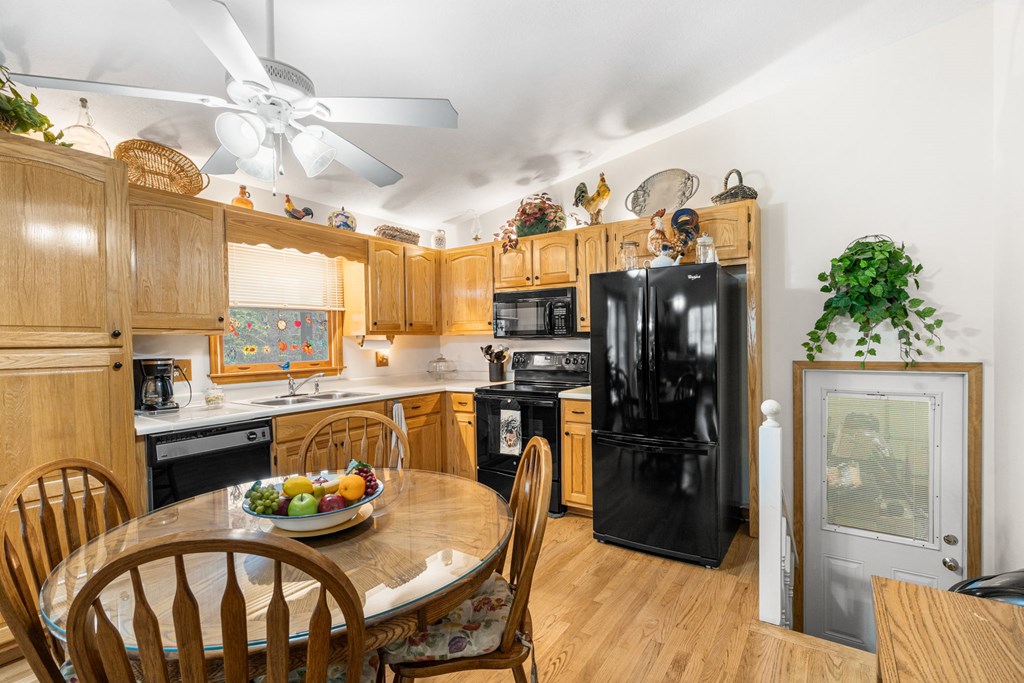 429302 Young Harris Residential