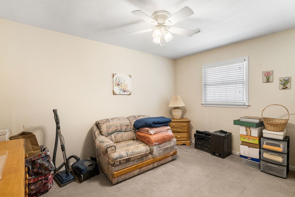 429302 Young Harris Residential