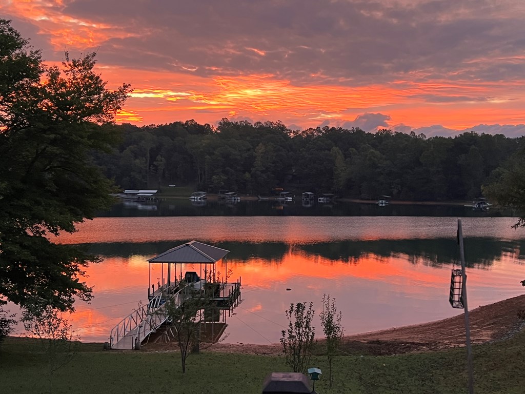 429307 Hayesville Residential