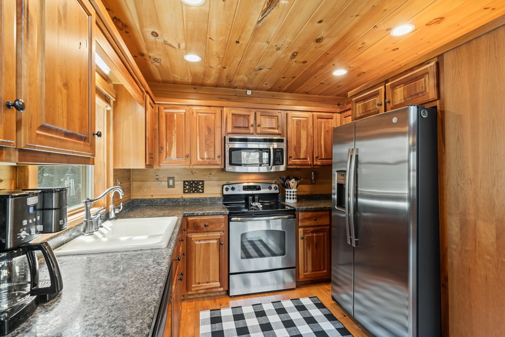 429316 Blue Ridge Residential