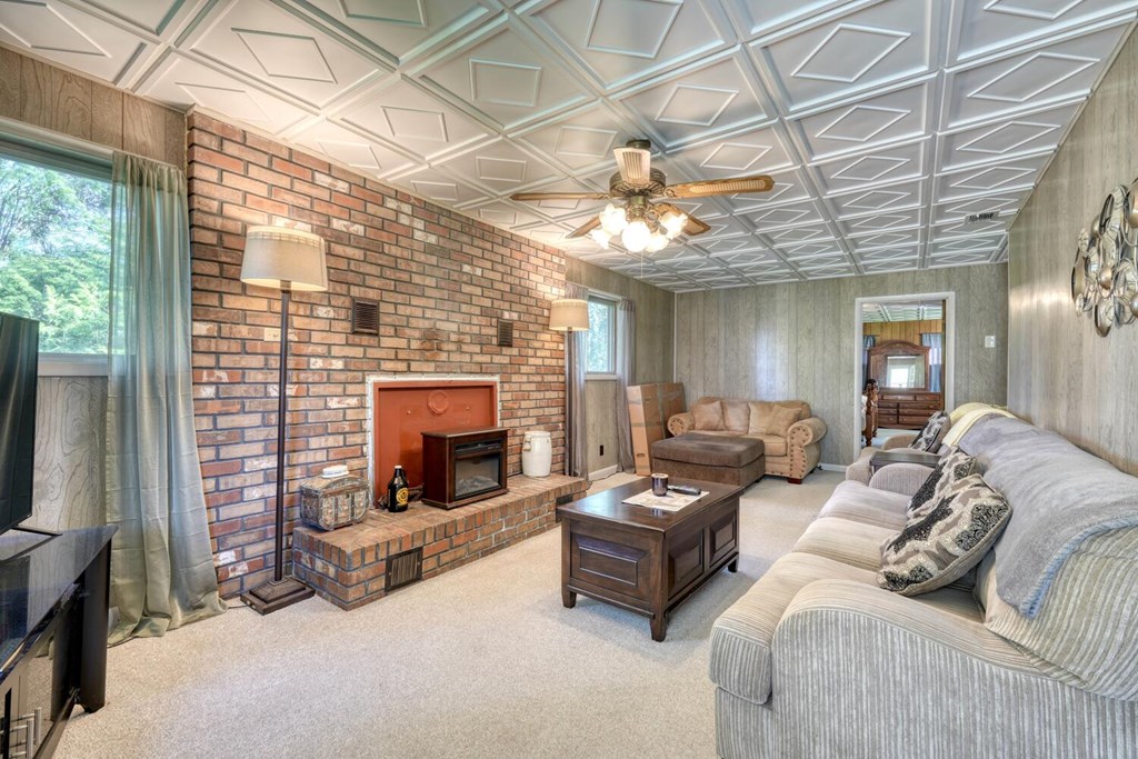 429318 Morganton Residential