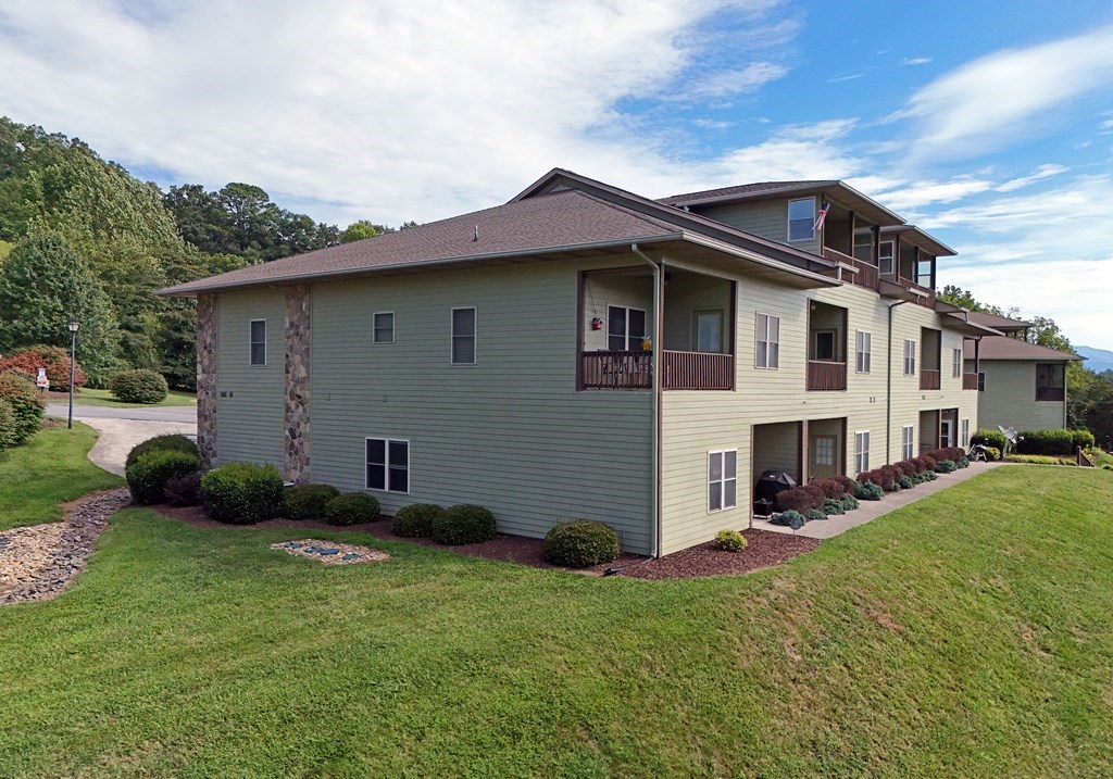 429328 Hiawassee Condominium