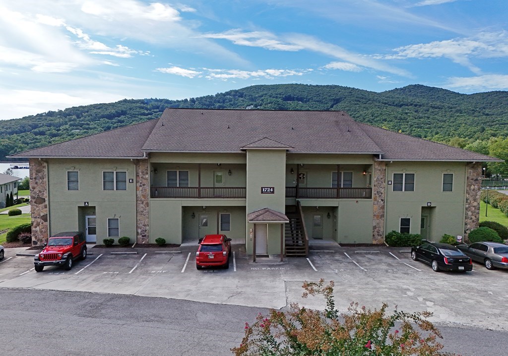 429328 Hiawassee Condominium