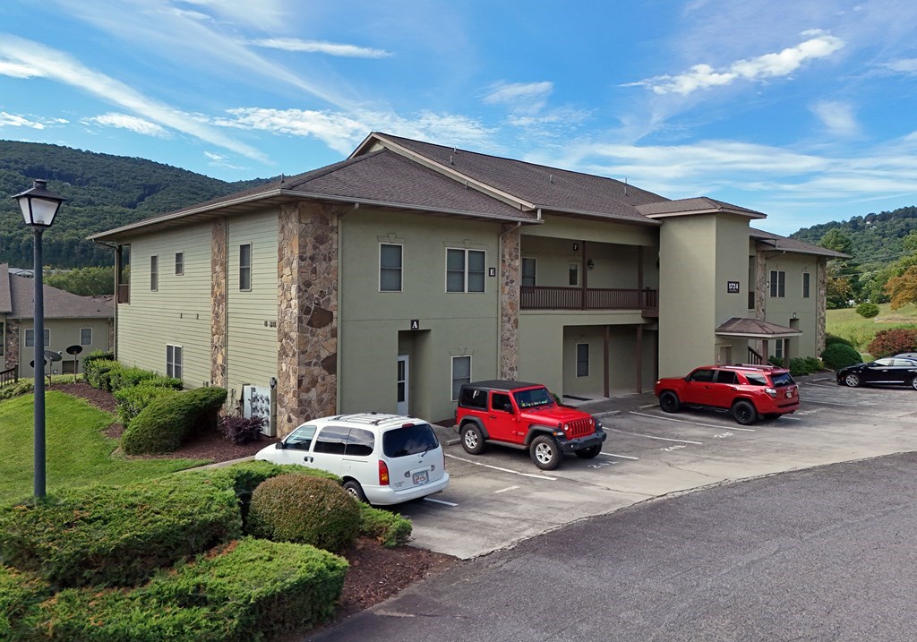 429328 Hiawassee Condominium
