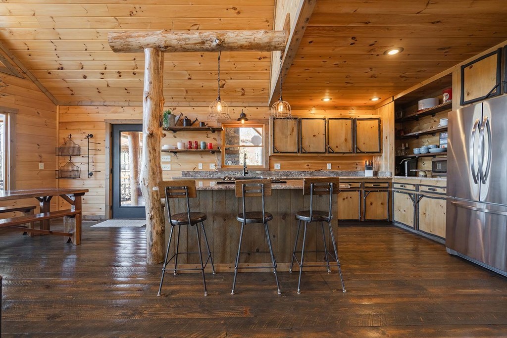 429329 Mineral Bluff Residential