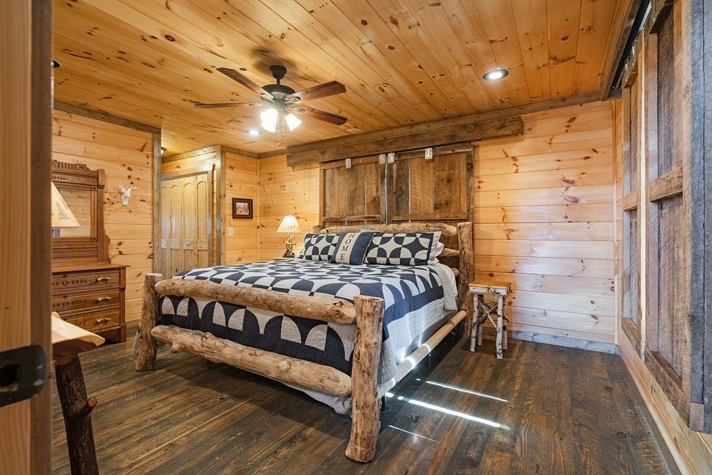 429329 Mineral Bluff Residential