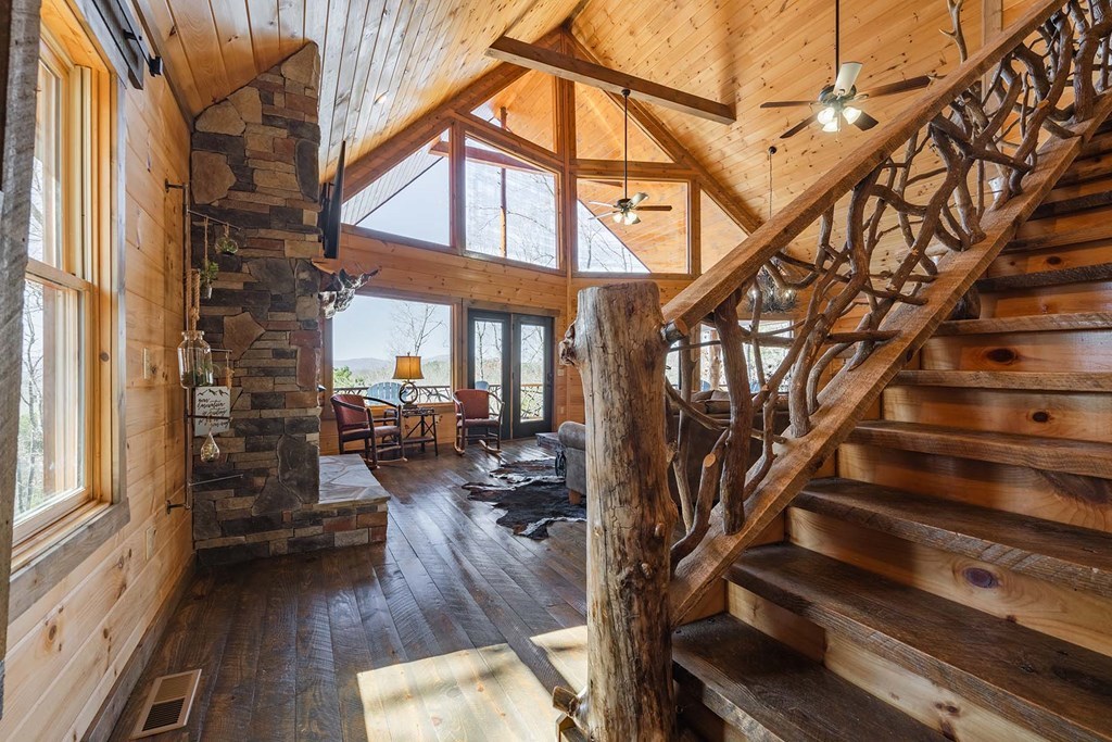 429329 Mineral Bluff Residential