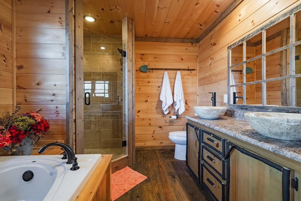 429329 Mineral Bluff Residential