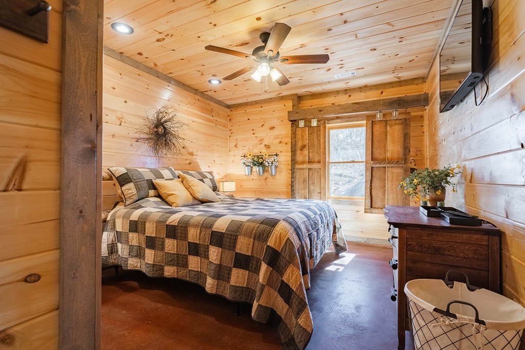 429329 Mineral Bluff Residential