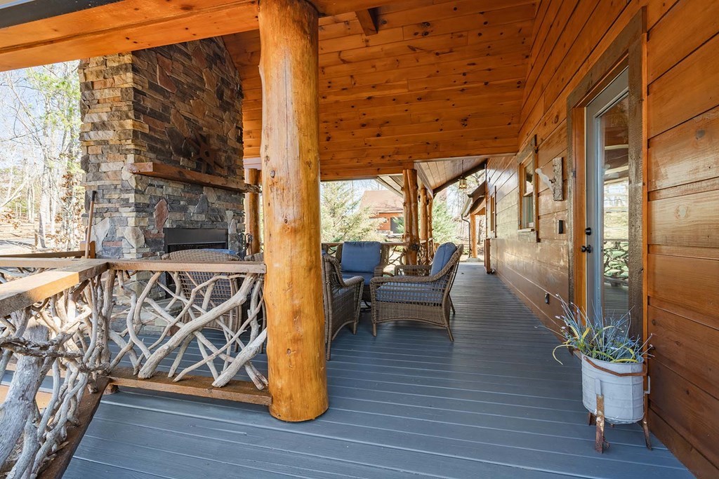 429329 Mineral Bluff Residential