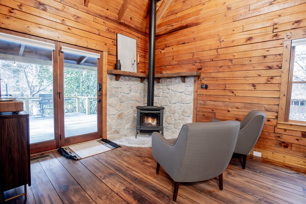 429335 Blue Ridge Residential