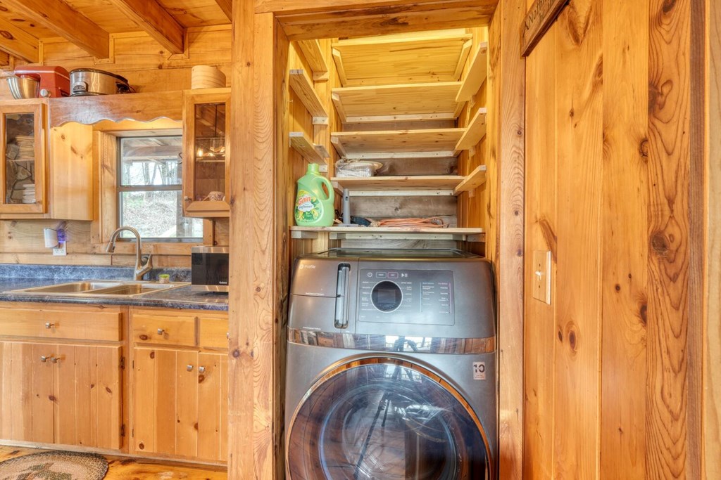 429338 Murphy Residential