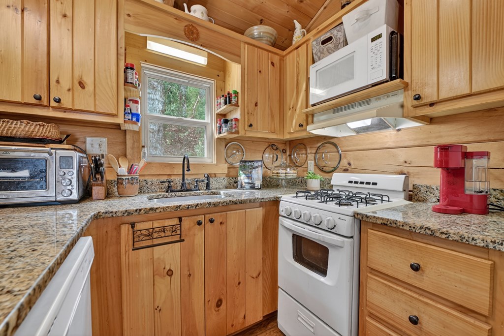 429366 Morganton Residential