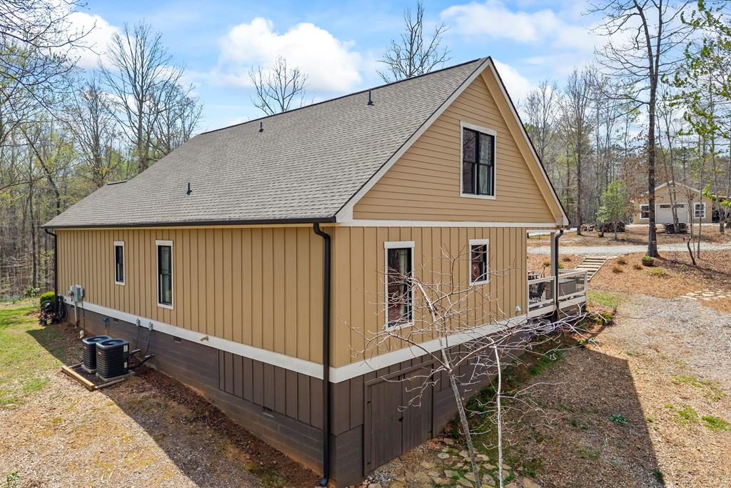 429372 Clarkesville Residential