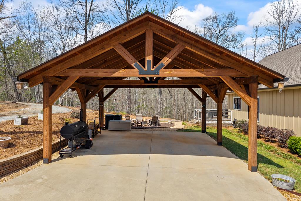 429372 Clarkesville Residential