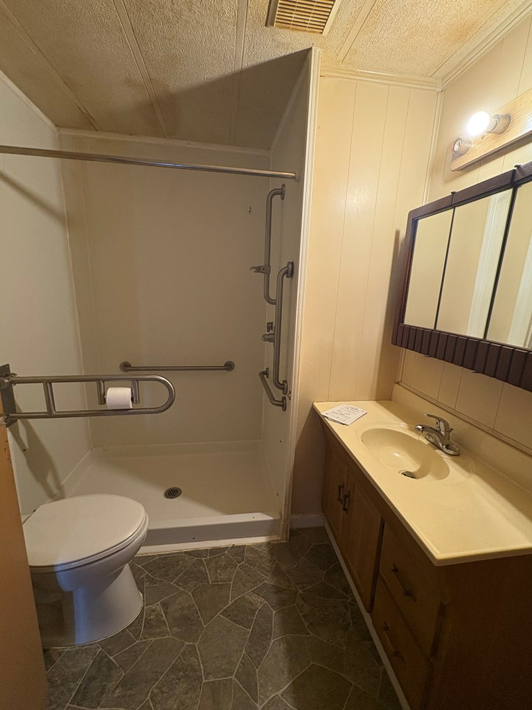 429374 Hayesville Residential