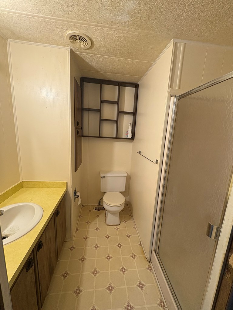 429374 Hayesville Residential