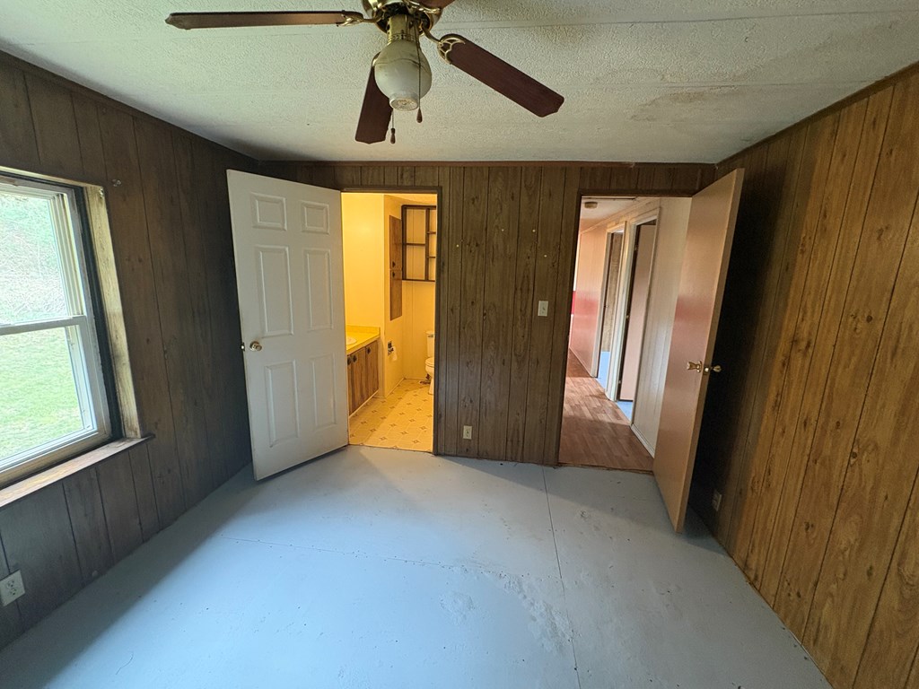 429374 Hayesville Residential