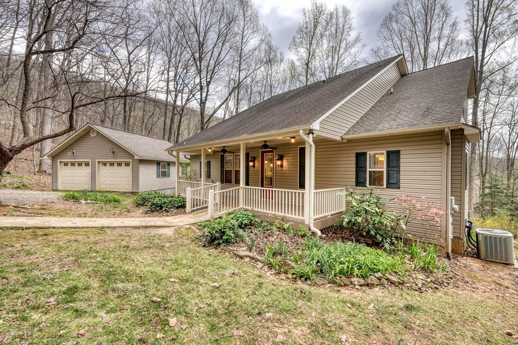 429385 Hayesville Residential