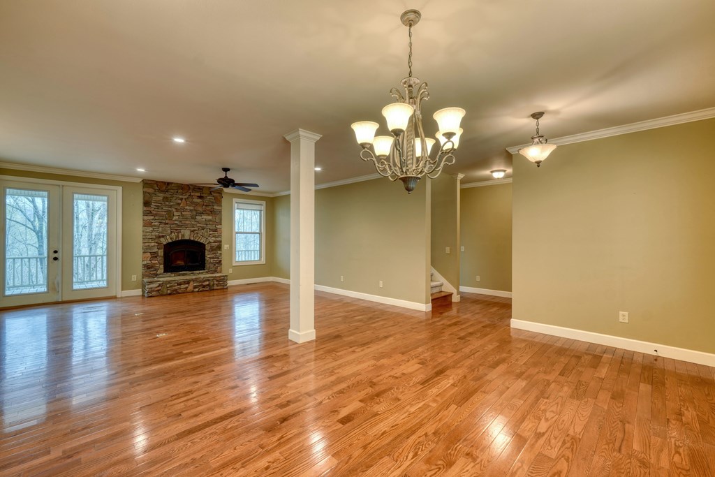 429385 Hayesville Residential