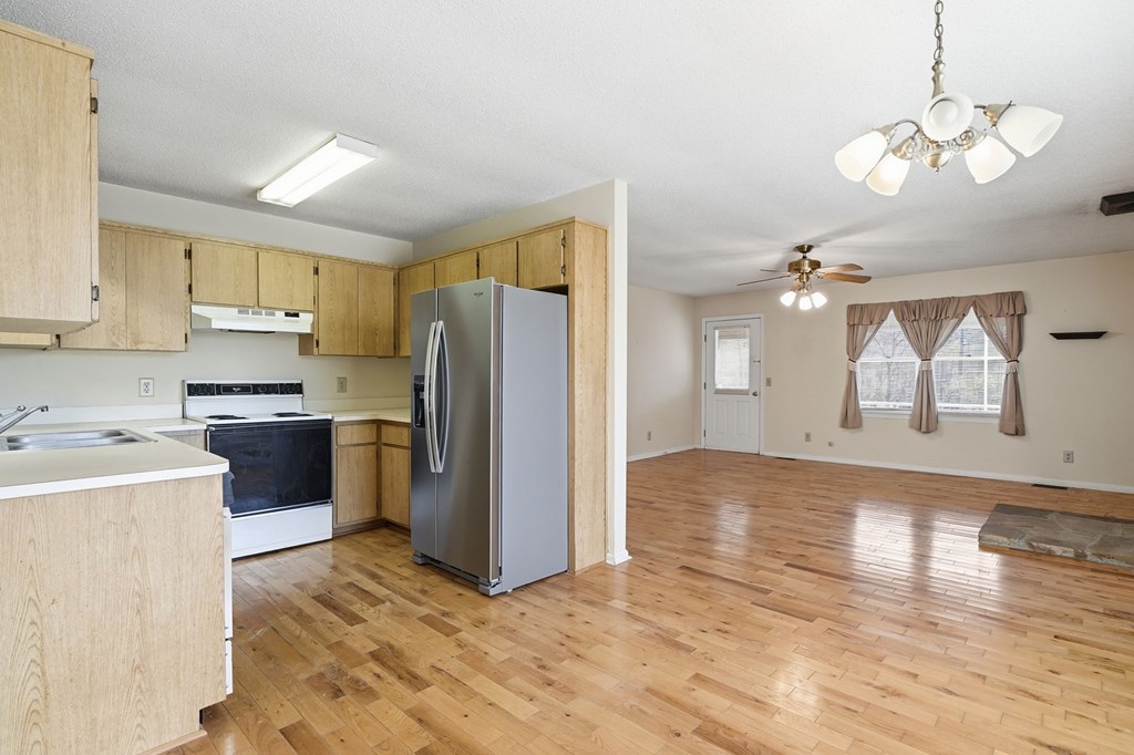 429398 Young Harris Residential