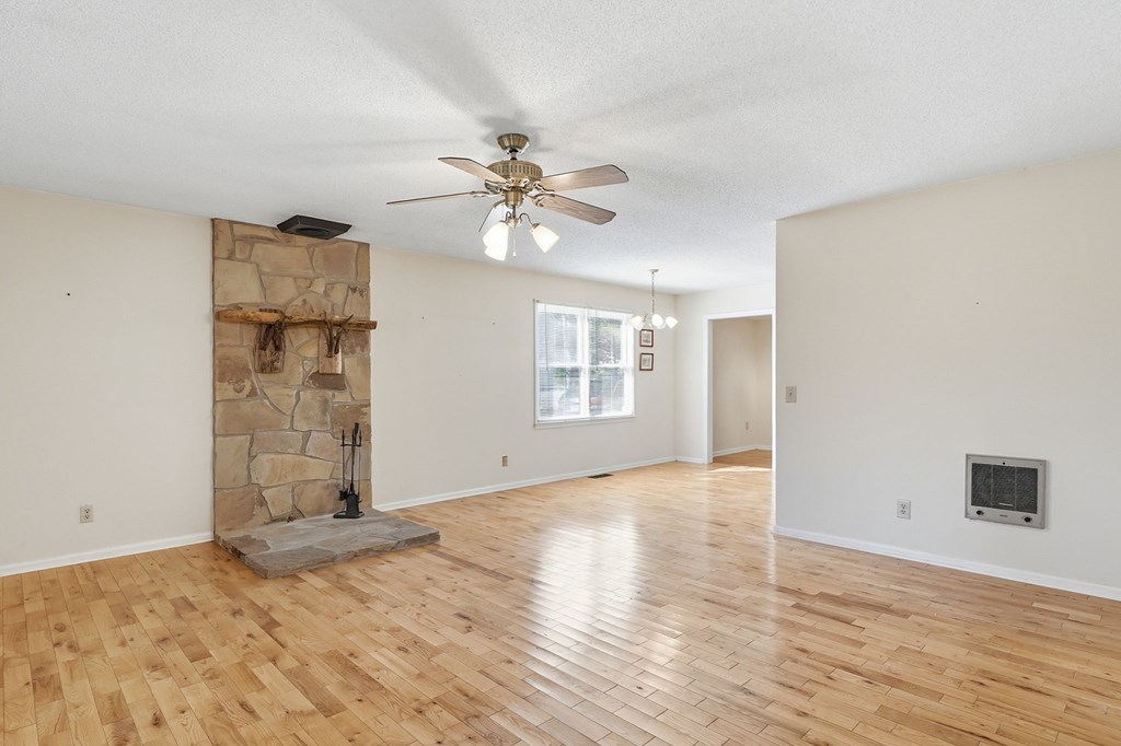 429398 Young Harris Residential