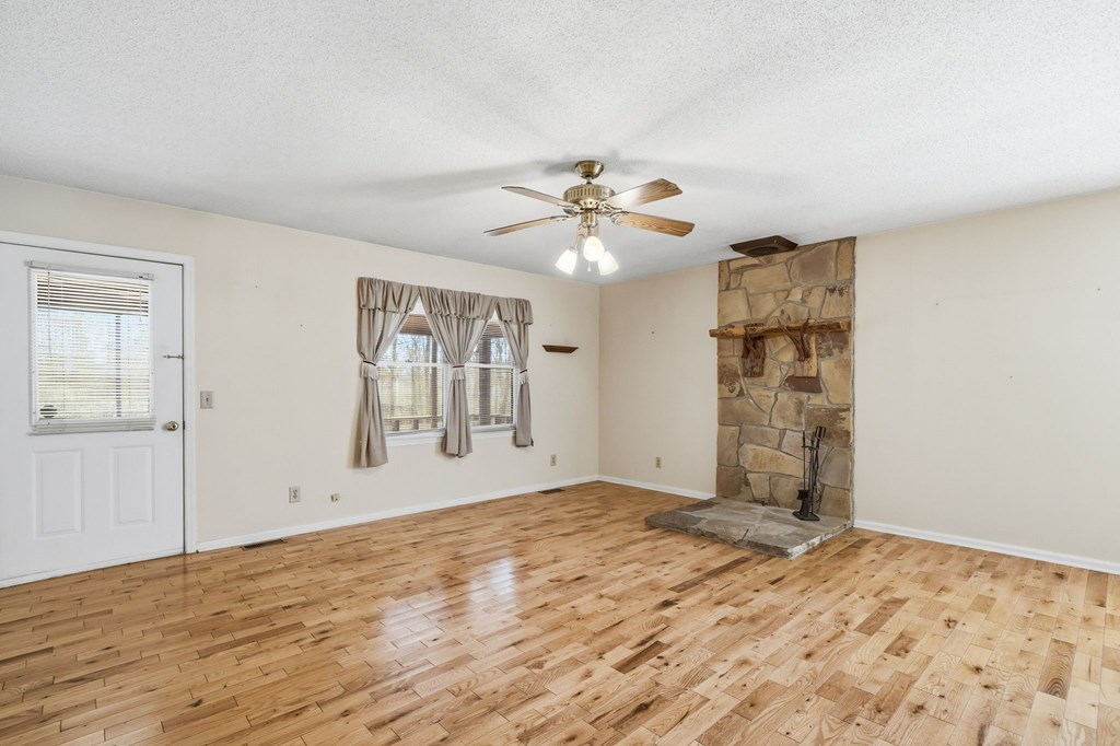 429398 Young Harris Residential