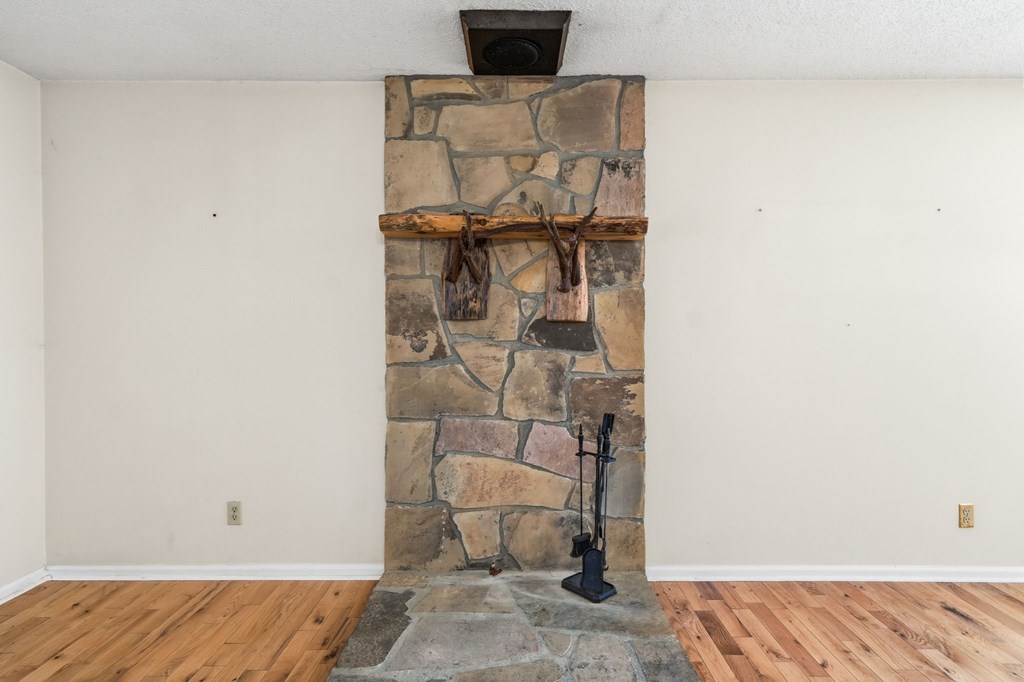 429398 Young Harris Residential