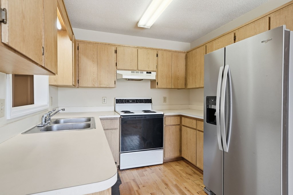 429398 Young Harris Residential