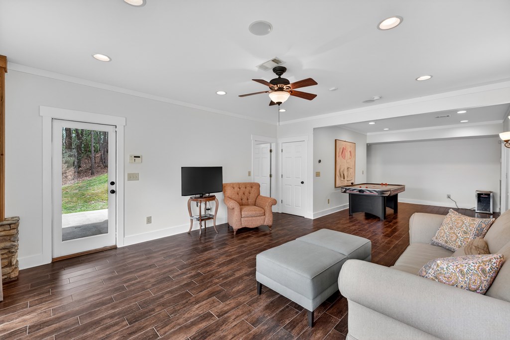 429399 Blue Ridge Residential