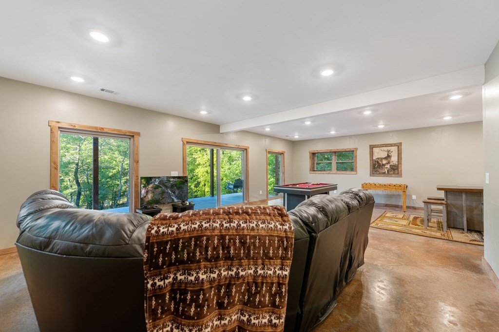 429403 Blue Ridge Residential