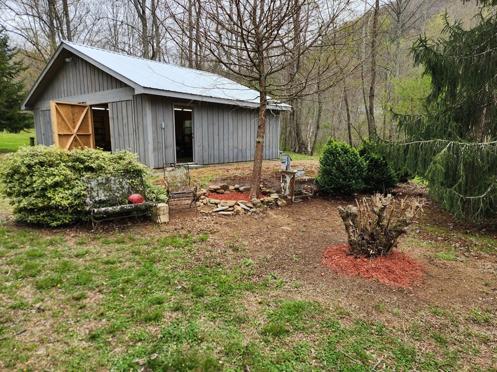 429410 Hayesville Residential